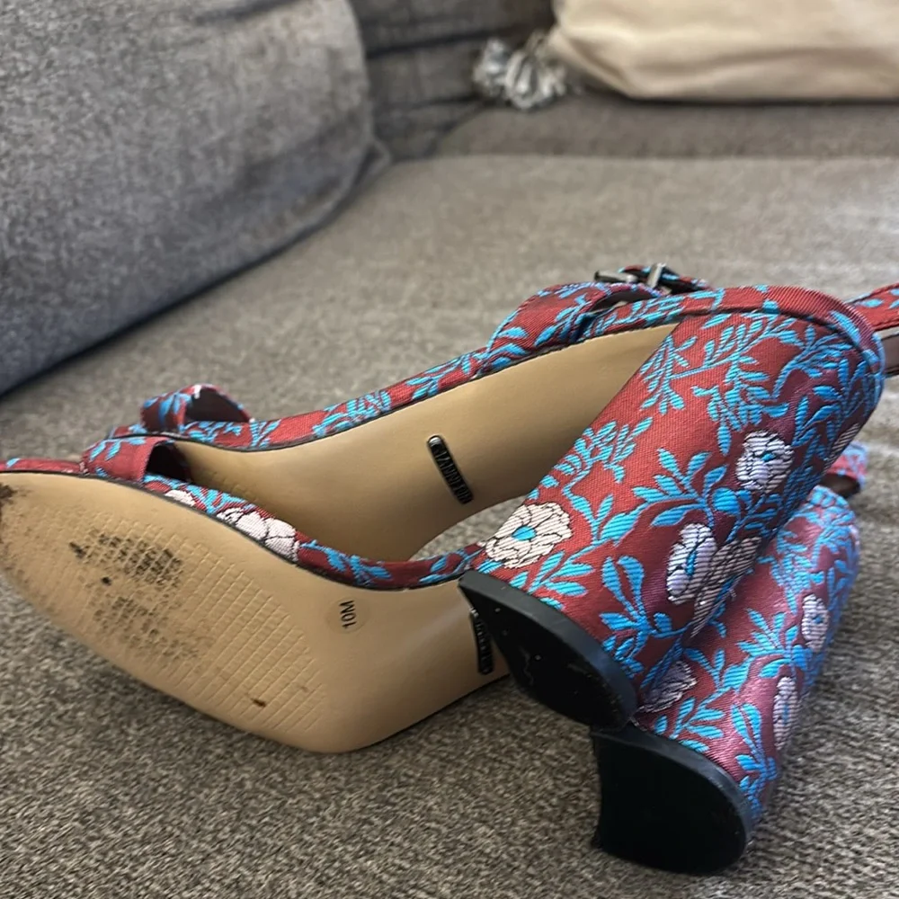 Gianni‎ Bini Mckaria Brocade Block Heels Size 10